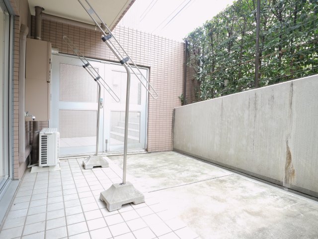 プライムアーバン用賀113号室 テラス※参考写真