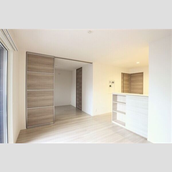 フェリスタ リビングから洋室