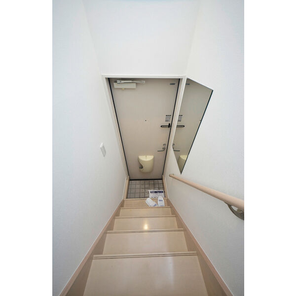 フルーレ高円寺 玄関