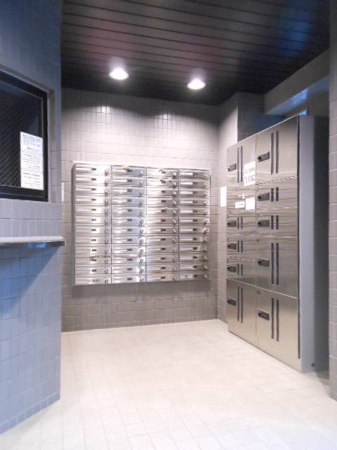 ガラ・ステージ新大塚4階 メールボックス/宅配ボックス