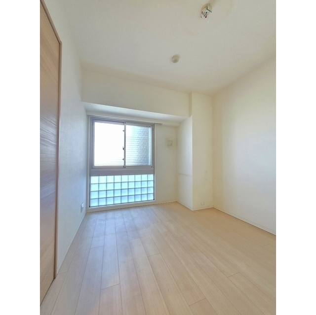 ザ・パークハウスアーバンス練馬中村橋802号室 洋室①　6帖　2026年3月撮影