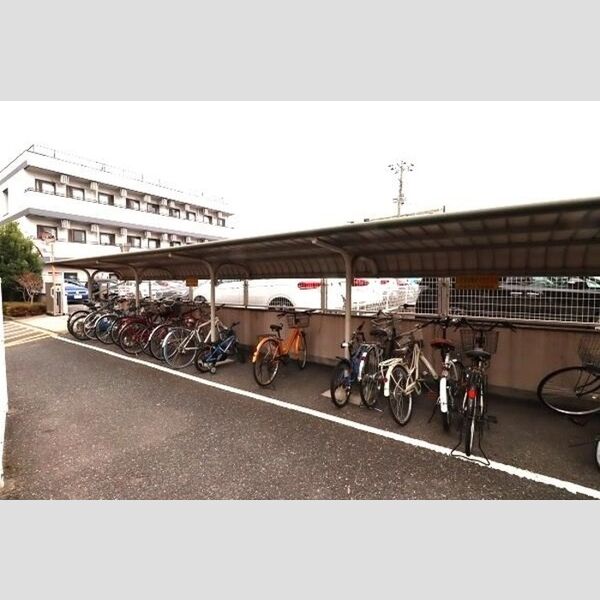 フリーダム光が丘Ⅱ 屋根付き自転車駐輪場