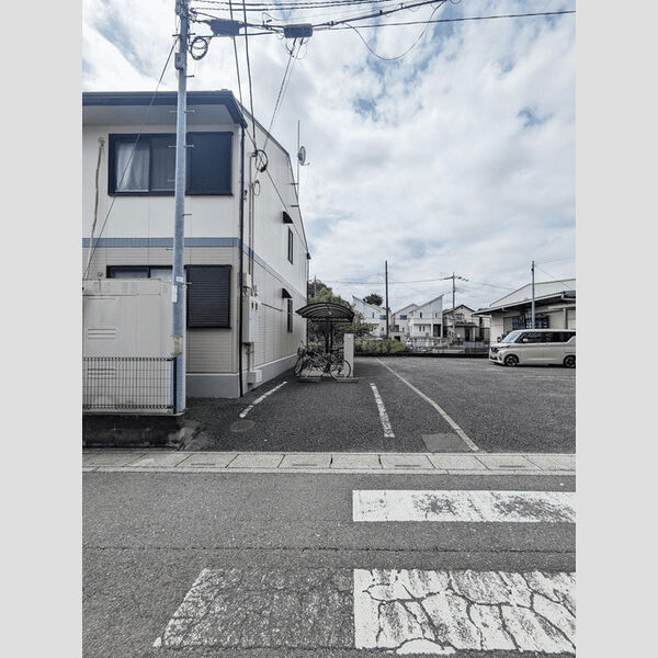 ホワイトハイツ白樺101号室 駐車場