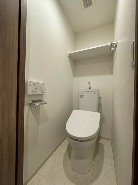 ガーラ・グランディ元住吉 落ち着いた色調のトイレです