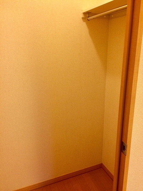 レオパレスブロッサム102号室 内観