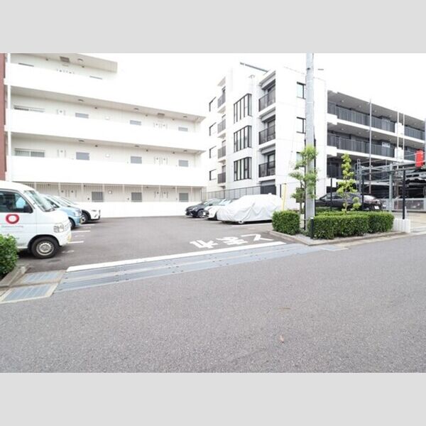 ベルフルール弐番館　住居 駐車場