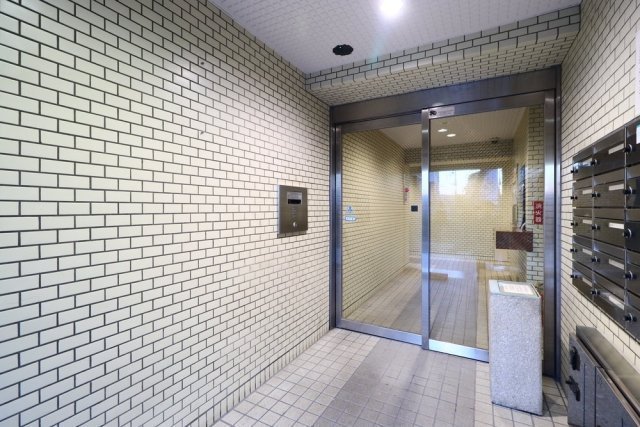 ライオンズマンション東北沢 エントランス