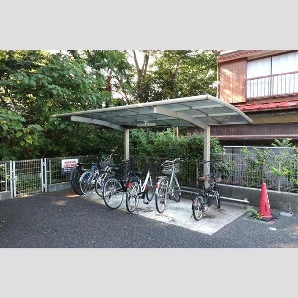 ラルゴ 駐輪場