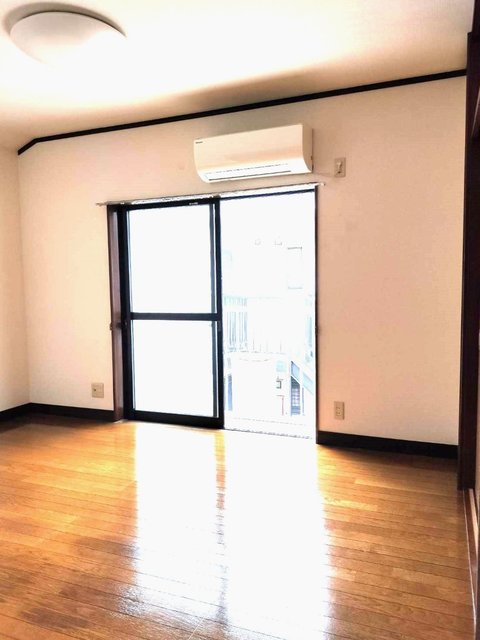 アルファメゾン二番館2D号室 他号室の写真です。