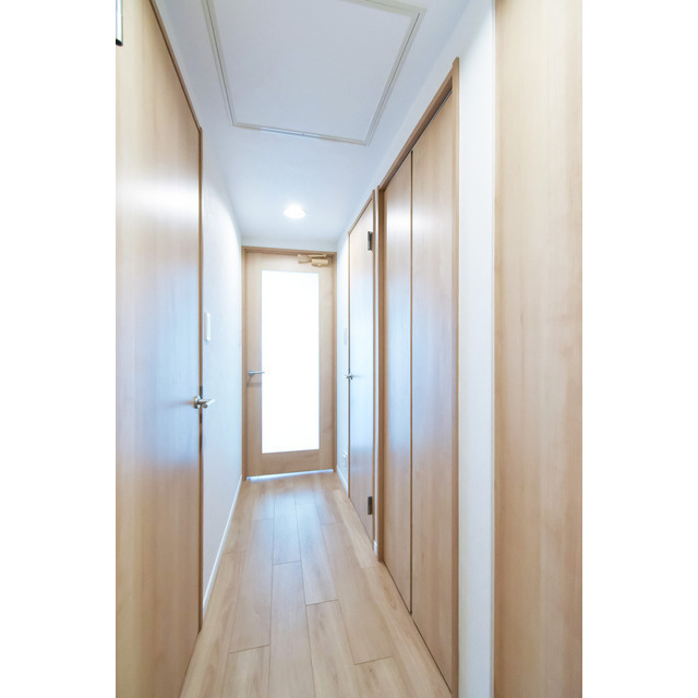 オーパスホームズ白山0402号室 玄関