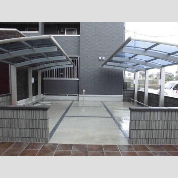 ウエスト レジデンス 駐輪場