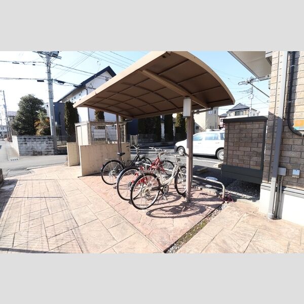 クレール203号室 駐輪場