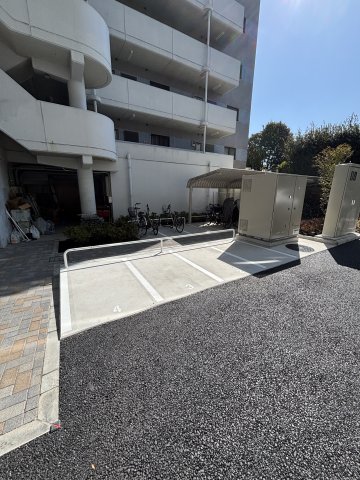 グランディアラフィーネ0703号室 バイク置場