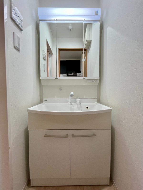 ＬＯＣ’Ｓ　ＹＯＫＯＤＡＩ1階 洗面