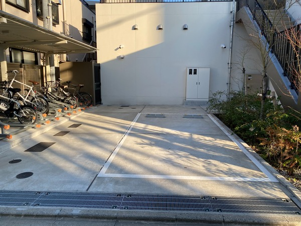 ロイジェント世田谷野沢 駐車場