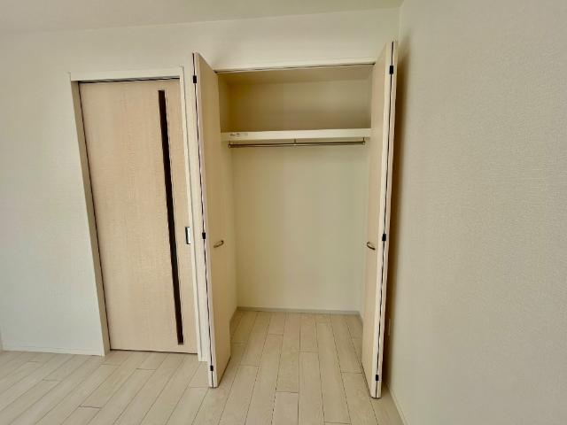 ラヴァリエ303号室 玄関