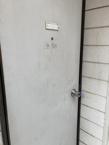 ハイツ平楽203号室 玄関