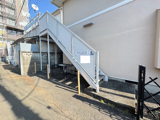 メゾンなるしま エントランス！