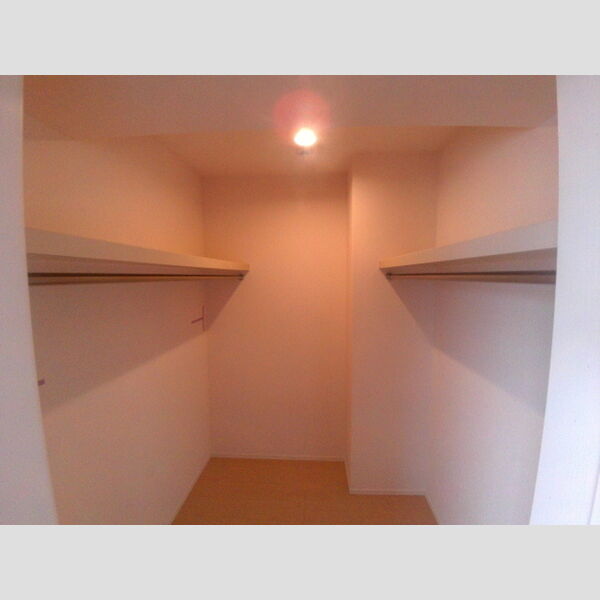 イルソーレ吉川美南　ロッソ クローゼット