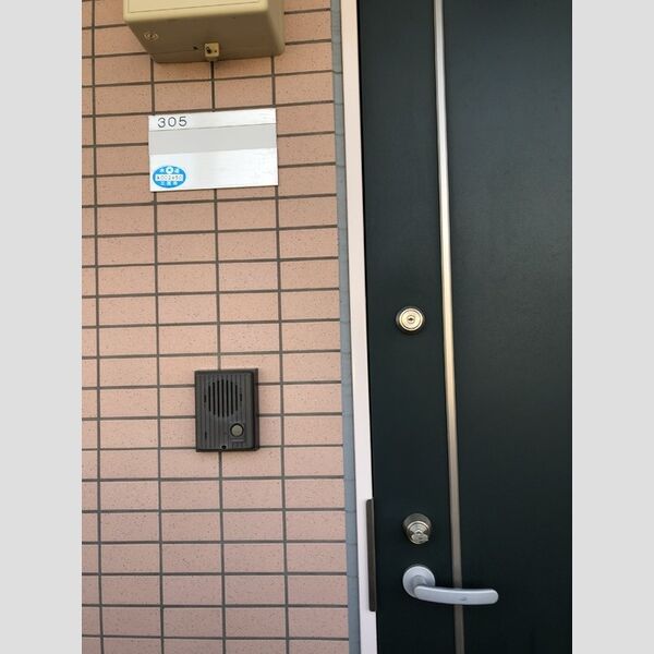 アルエンテ305号室 玄関(鍵)