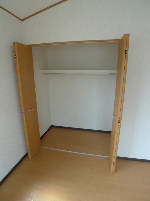 ルシェロ壱番館0302号室 収納