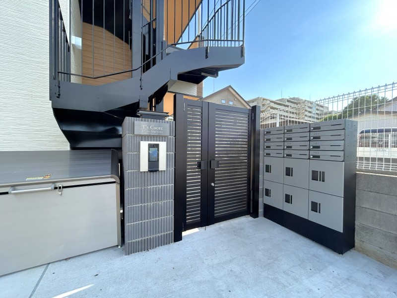 T’s Cuore西武柳沢1階 エントランス