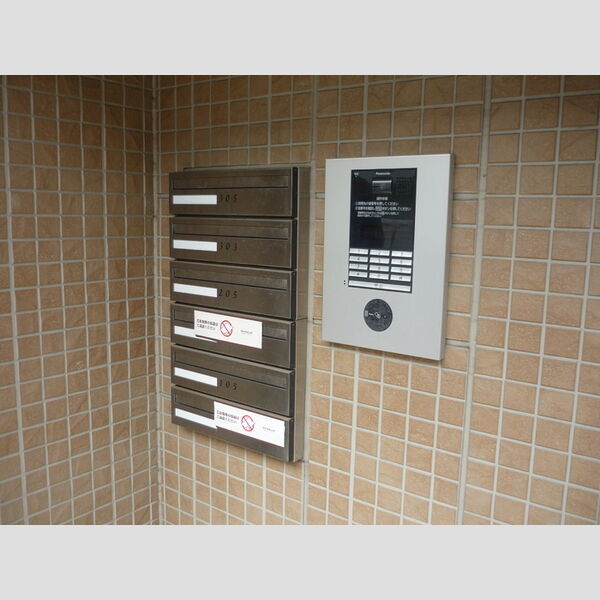 Windward(ウィンドワード)101号室 ロビーインターホン&郵便ポスト