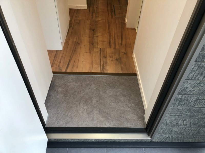 アルス2階 玄関