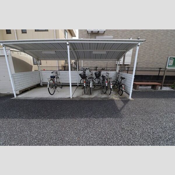 プリモ201号室 駐輪場