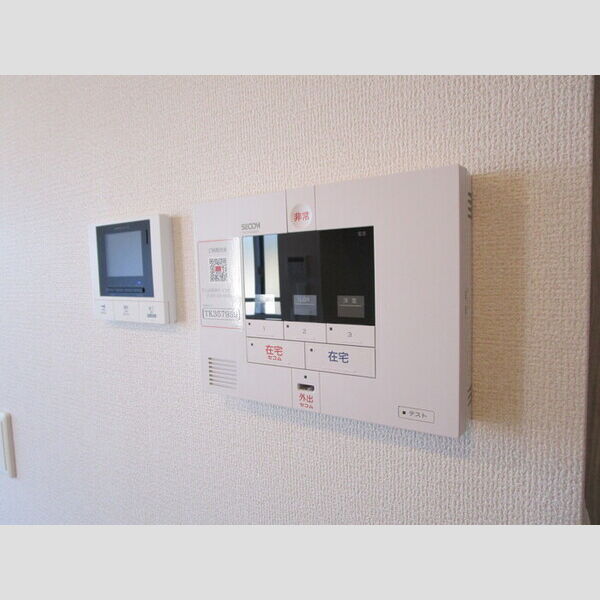 アレクシス SECOMホームセキュリティ標準搭載