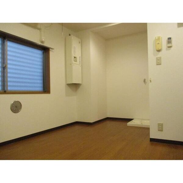 ヴィラ大塚102号室 リビング