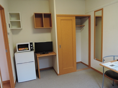 レオパレスパーチェ作新台 リビング