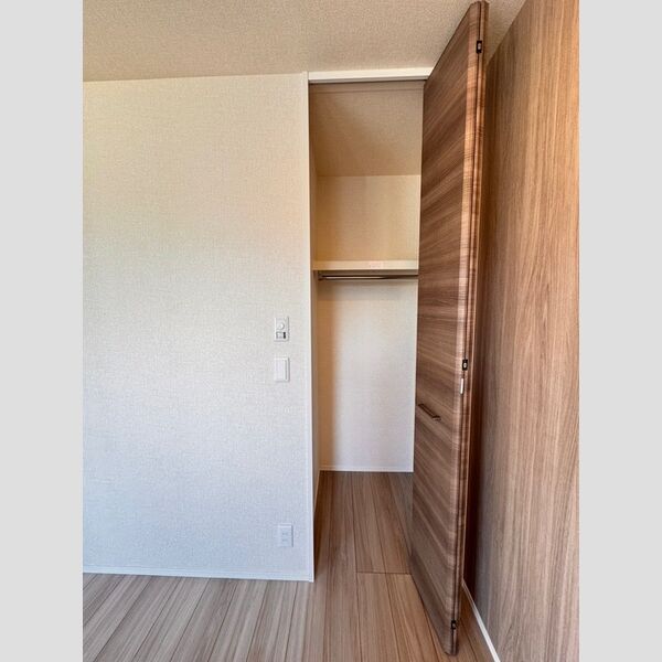 シャルマンドミール桜が岡　B202号室 クローゼット