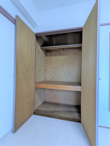 メゾンドプランタン601号室 収納