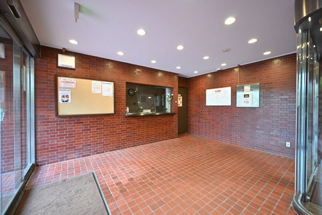 ロジマン西麻布 エントランス