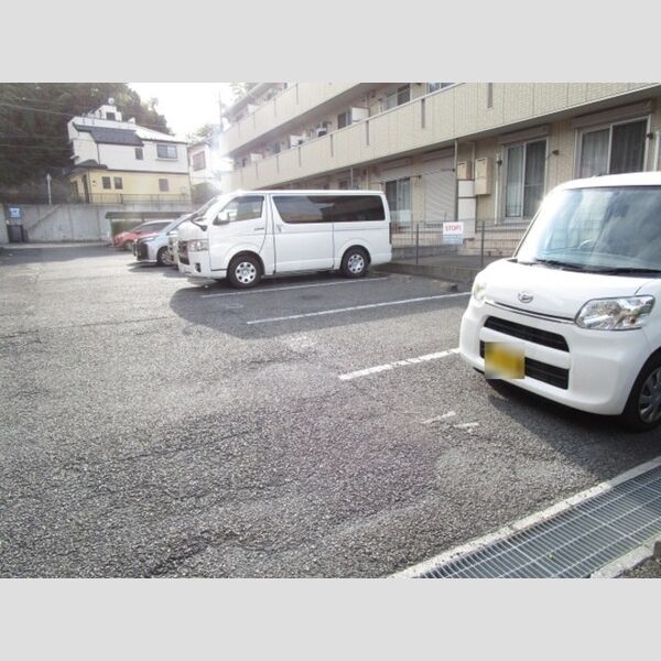 ヴィクトワール・コート 駐車場(要空き確認)