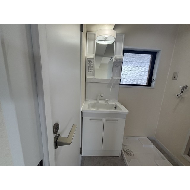 パームヴィラ鴨居401号室 内観