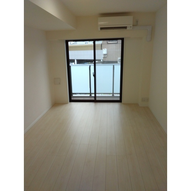 ロアール蒲田2階 リビング