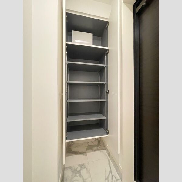 カスタリア旗の台 シューズボックス