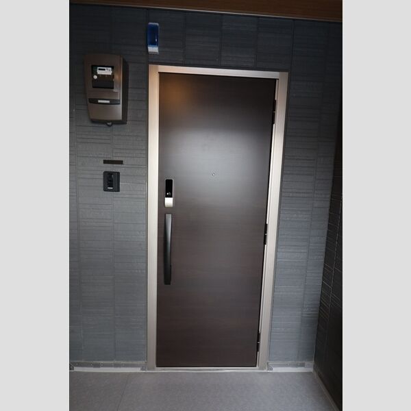 セレスティア白鳥301号室 玄関