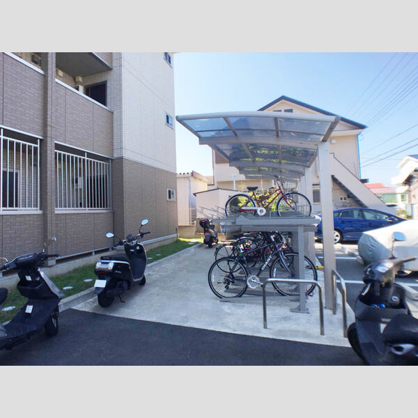 カリーサビラー 駐輪場