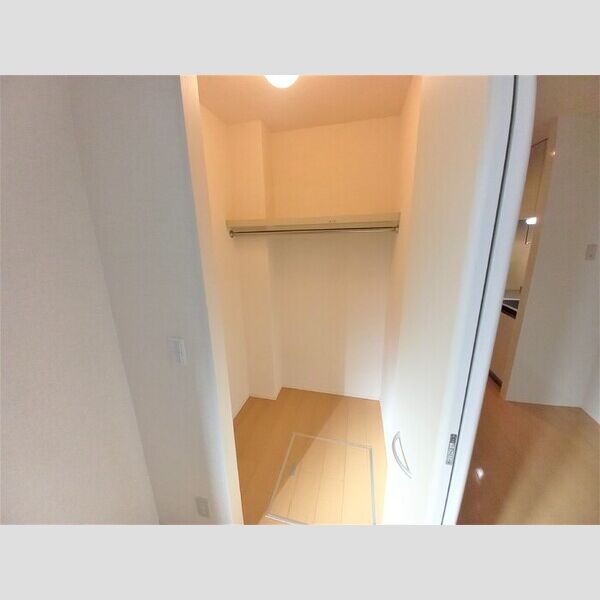 ウィスタリアコート ウォークインクローゼット