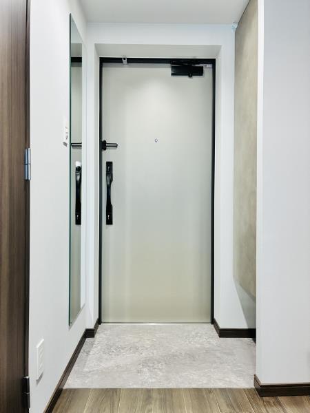 ＣＯＭＰＯＳＩＴＥ目黒鷹番1階 玄関