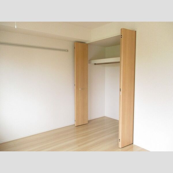 アイガーデン102号室 洋室(北側)