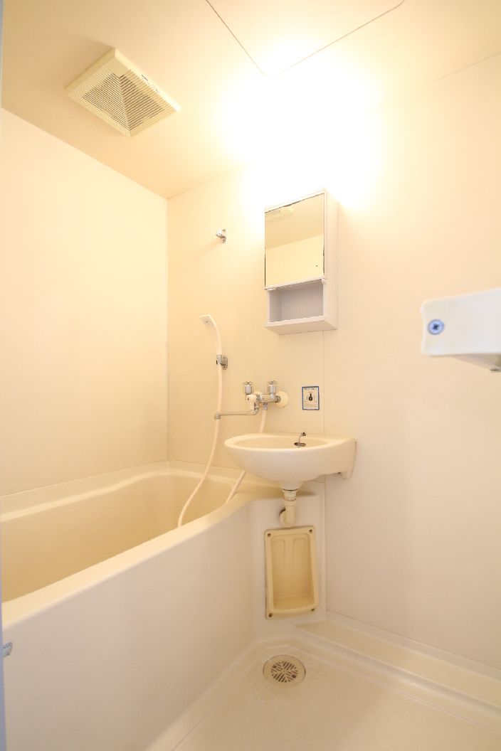 フィオリーシェ大宮302号室 お風呂