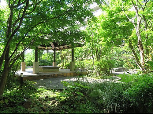アデニウム吉祥寺5階 憩いの広場（共有部庭）