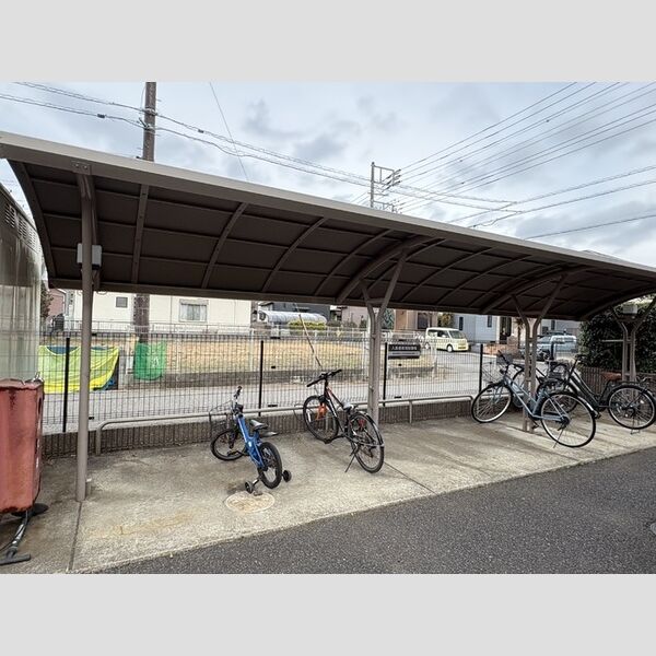 カームヒルズ　AB 駐輪場