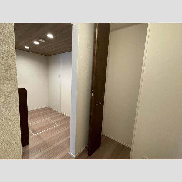 アンジュール蒲田 101号室　リビング収納