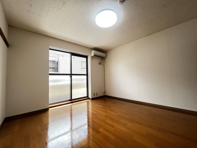 ウィンドテラス南行徳0302号室 リビング