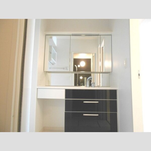 レセンテ西浦和 洗髪洗面化粧台